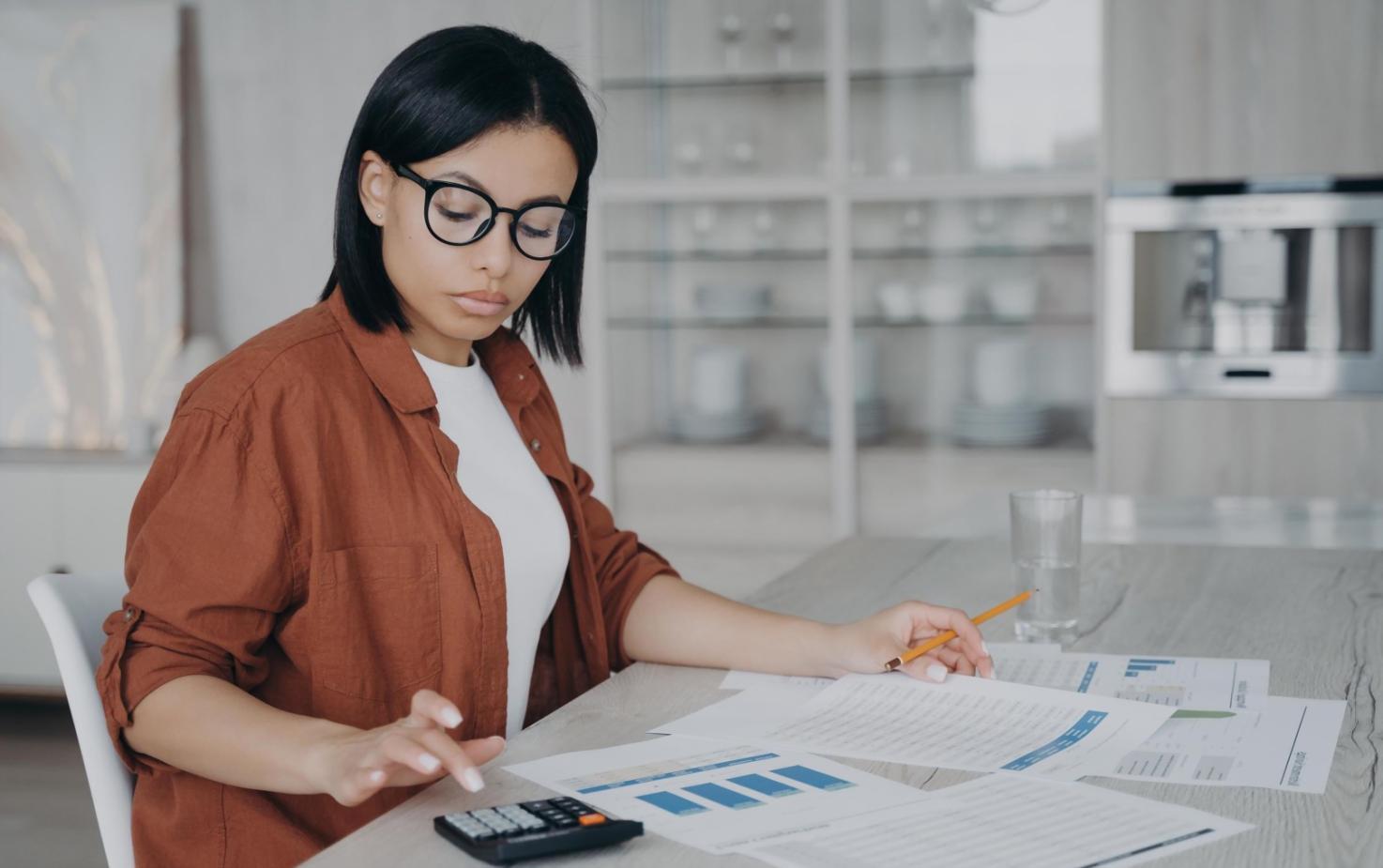 Trading-Arbeitsplatz mit mehreren Monitoren